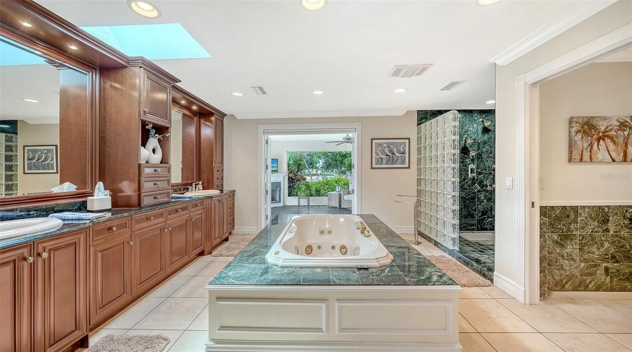 3988 Losillias Drive, Sarasota, FL 34238 Photo