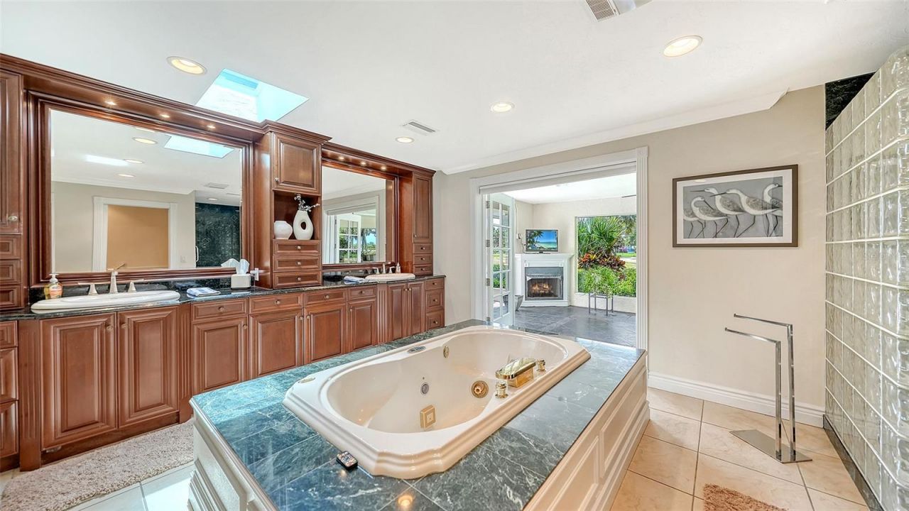 3988 Losillias Drive, Sarasota, FL 34238 Photo