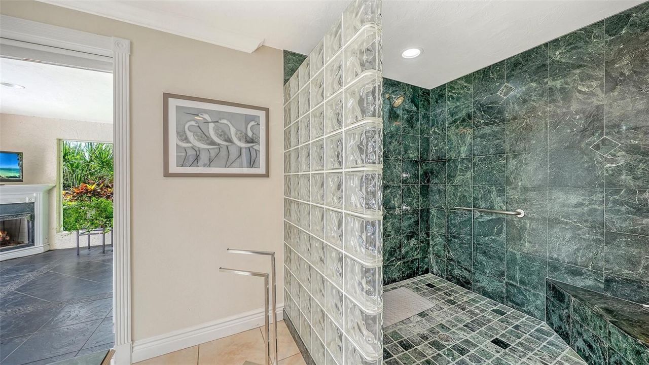 3988 Losillias Drive, Sarasota, FL 34238 Photo