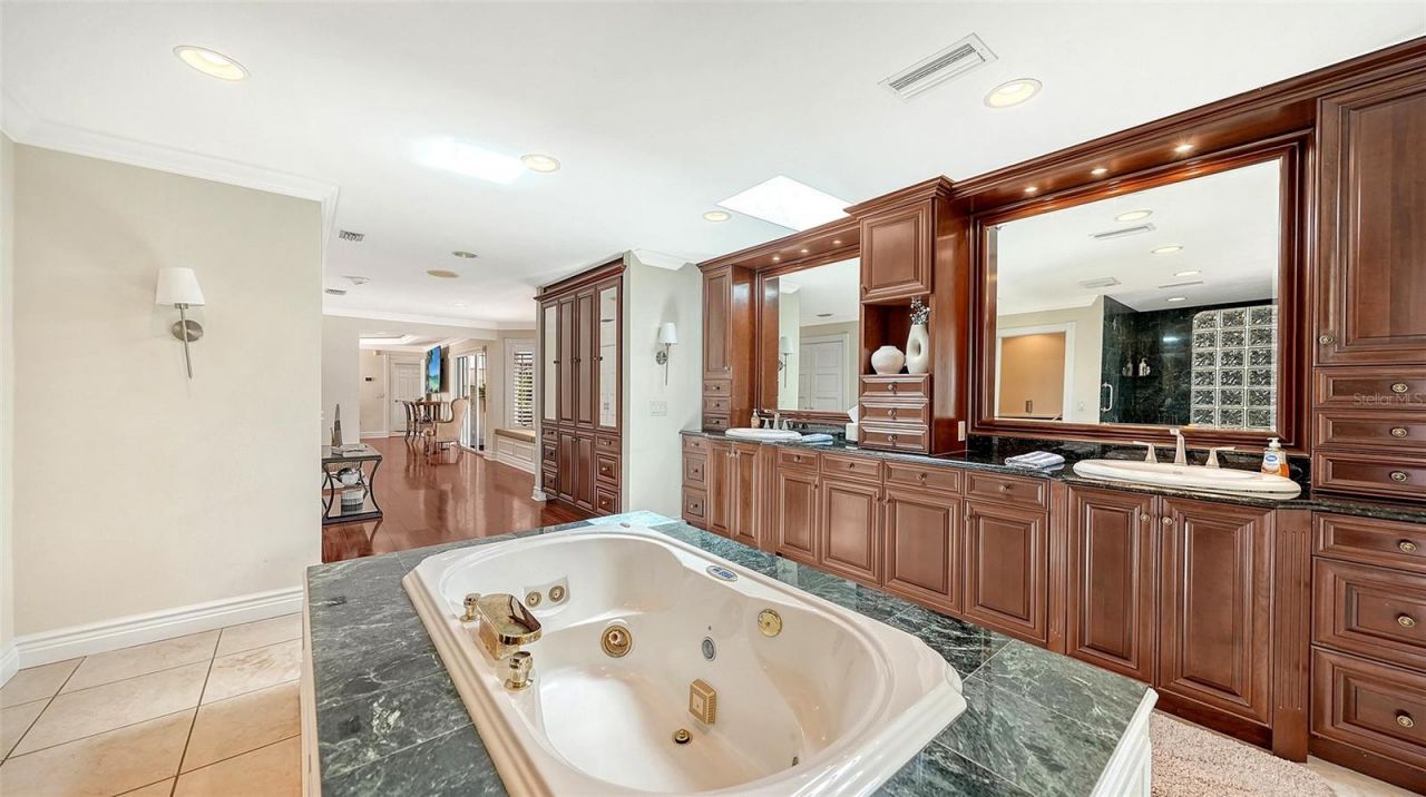 3988 Losillias Drive, Sarasota, FL 34238 Photo