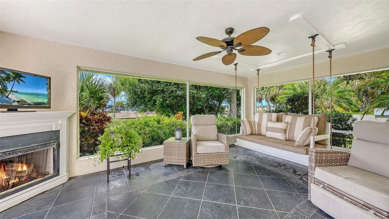 3988 Losillias Drive, Sarasota, FL 34238 Photo