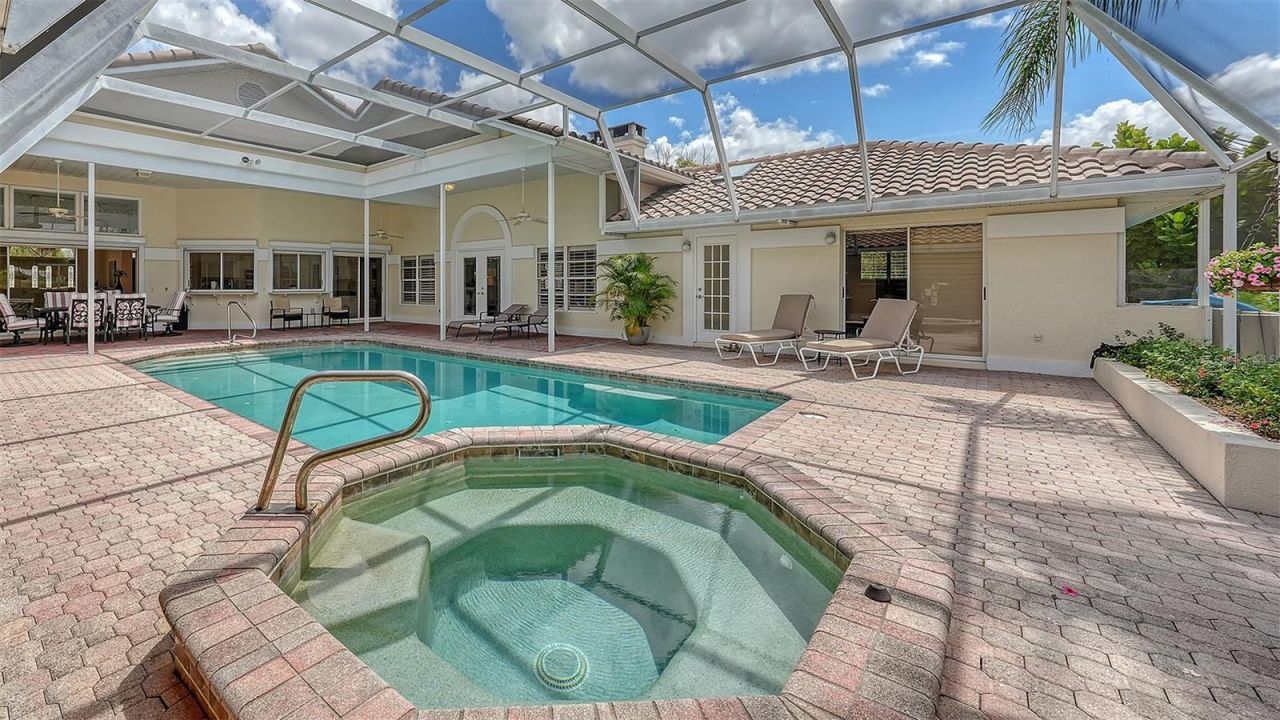 3988 Losillias Drive, Sarasota, FL 34238 Photo