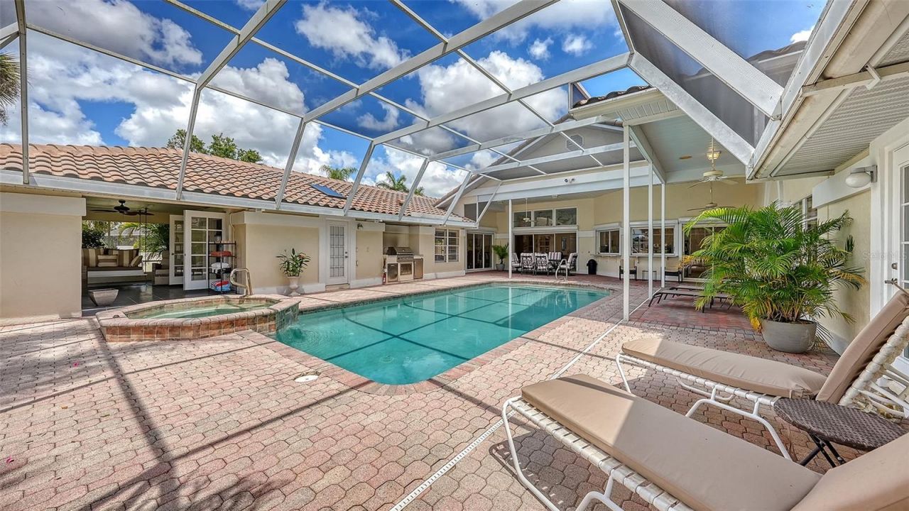 3988 Losillias Drive, Sarasota, FL 34238 Photo