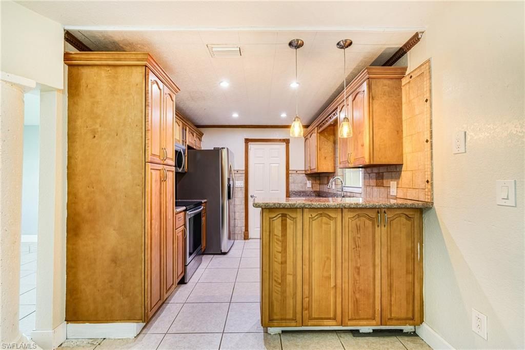 2319 Barcelona Ave , Fort Myers, FL 33905 Photo