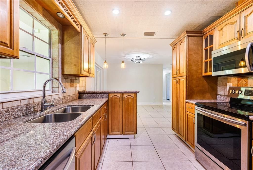 2319 Barcelona Ave , Fort Myers, FL 33905 Photo