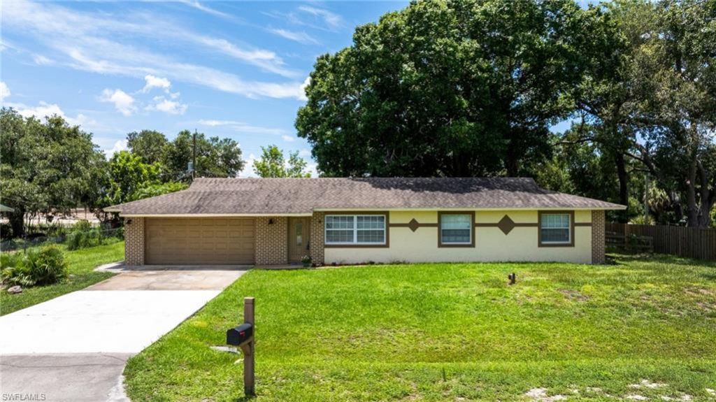 2319 Barcelona Ave , Fort Myers, FL 33905 Photo