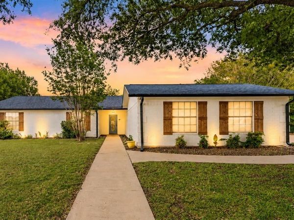 308 Texas Avenue , Hewitt, TX 76643