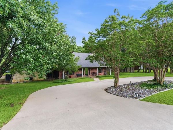 7512 Woodland Drive, Alvarado, TX 76009