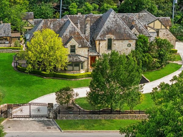 604 E Olmos, Olmos Park, TX 78212