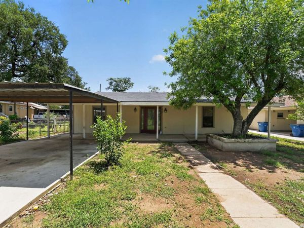 212 Djenadi DR, Pleasanton, TX 78064