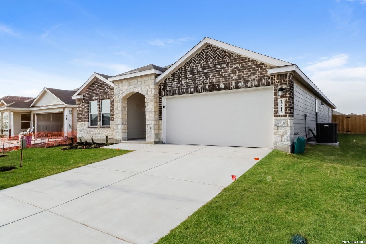 2712 La Mundial, Seguin, TX 78155 Main Photo