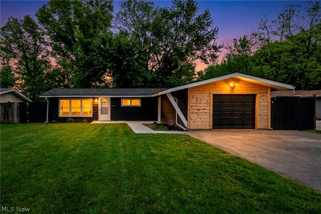 9151 Cranbrook Drive , Northfield Center, OH 44067