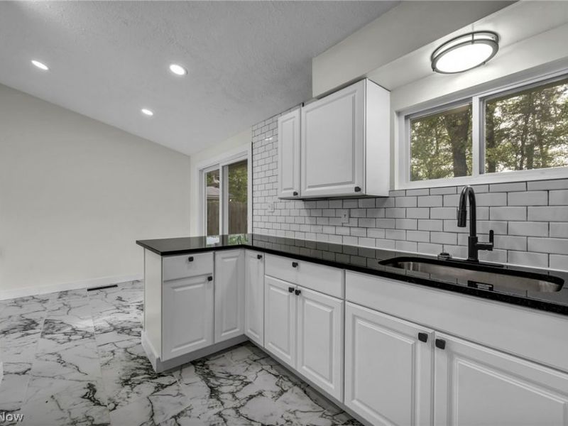 9151 Cranbrook Drive, Northfield Center, OH 44067 Photo 12