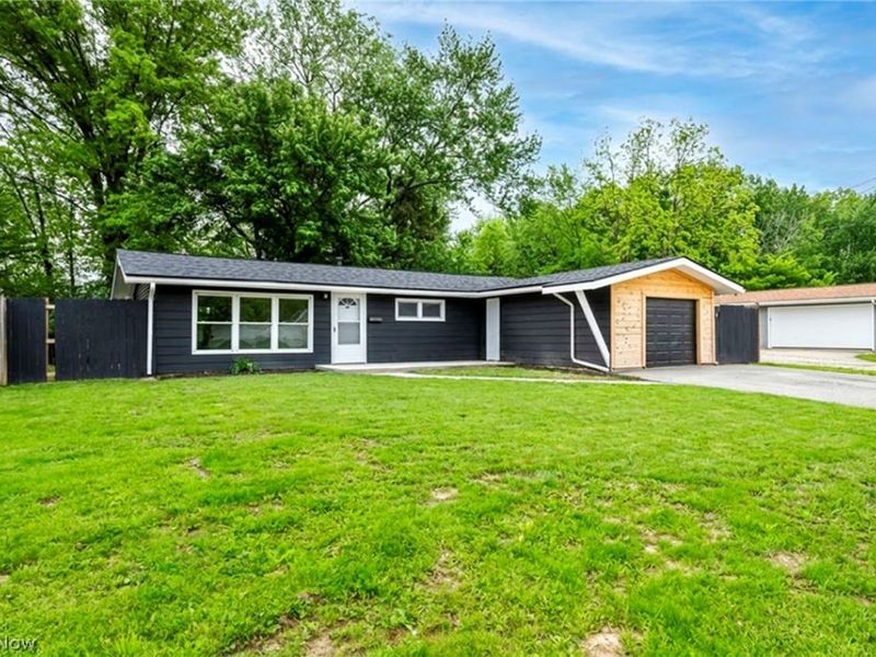 9151 Cranbrook Drive, Northfield Center, OH 44067 Photo 3