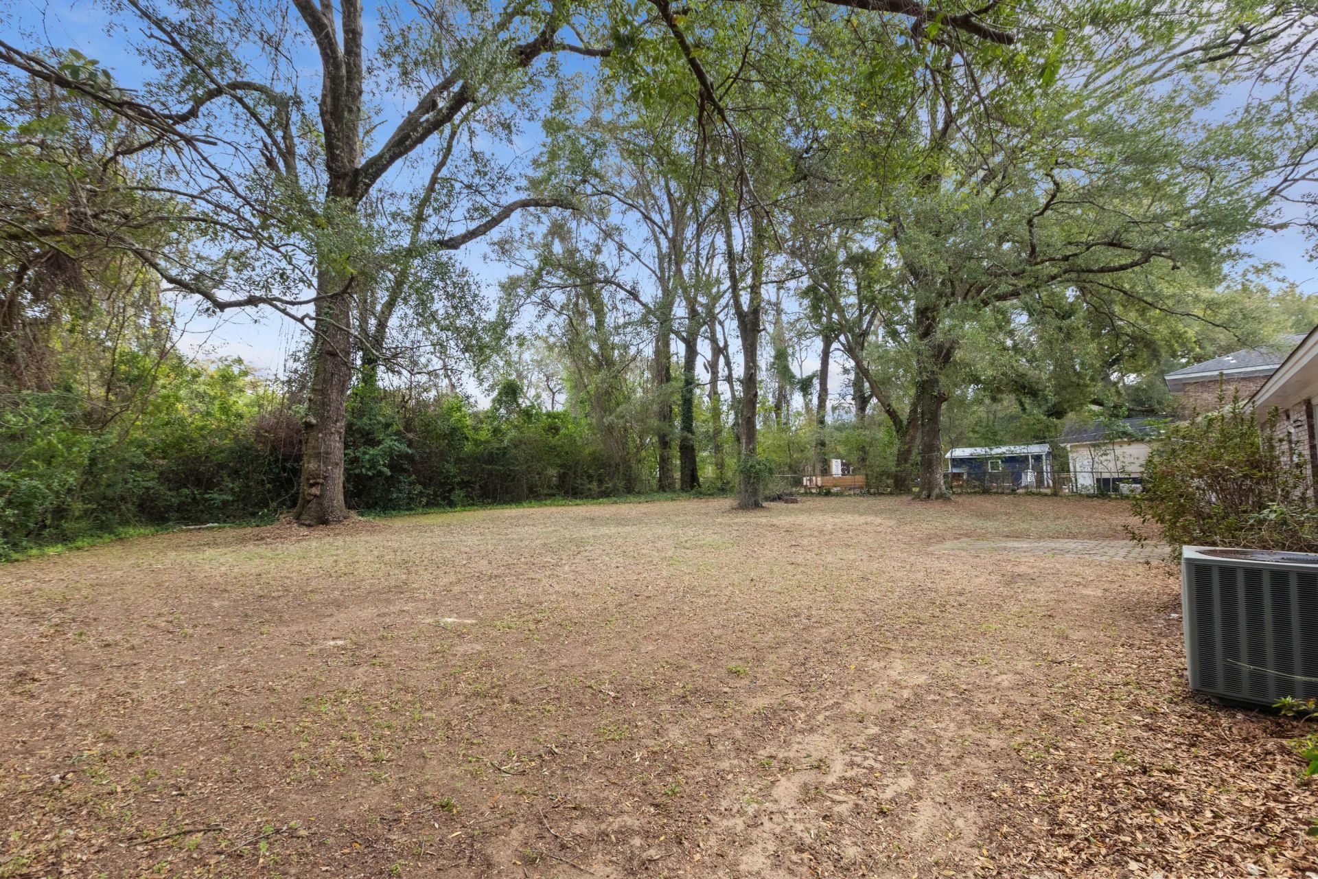 1072 Kentwood Circle Photo 32