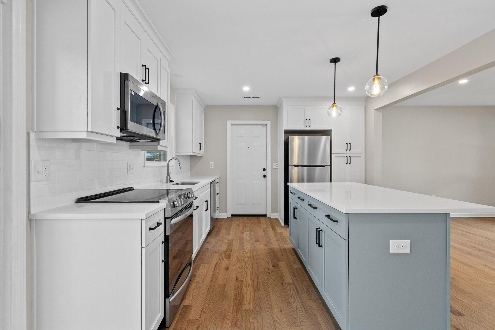 1072 Kentwood Circle Photo 4