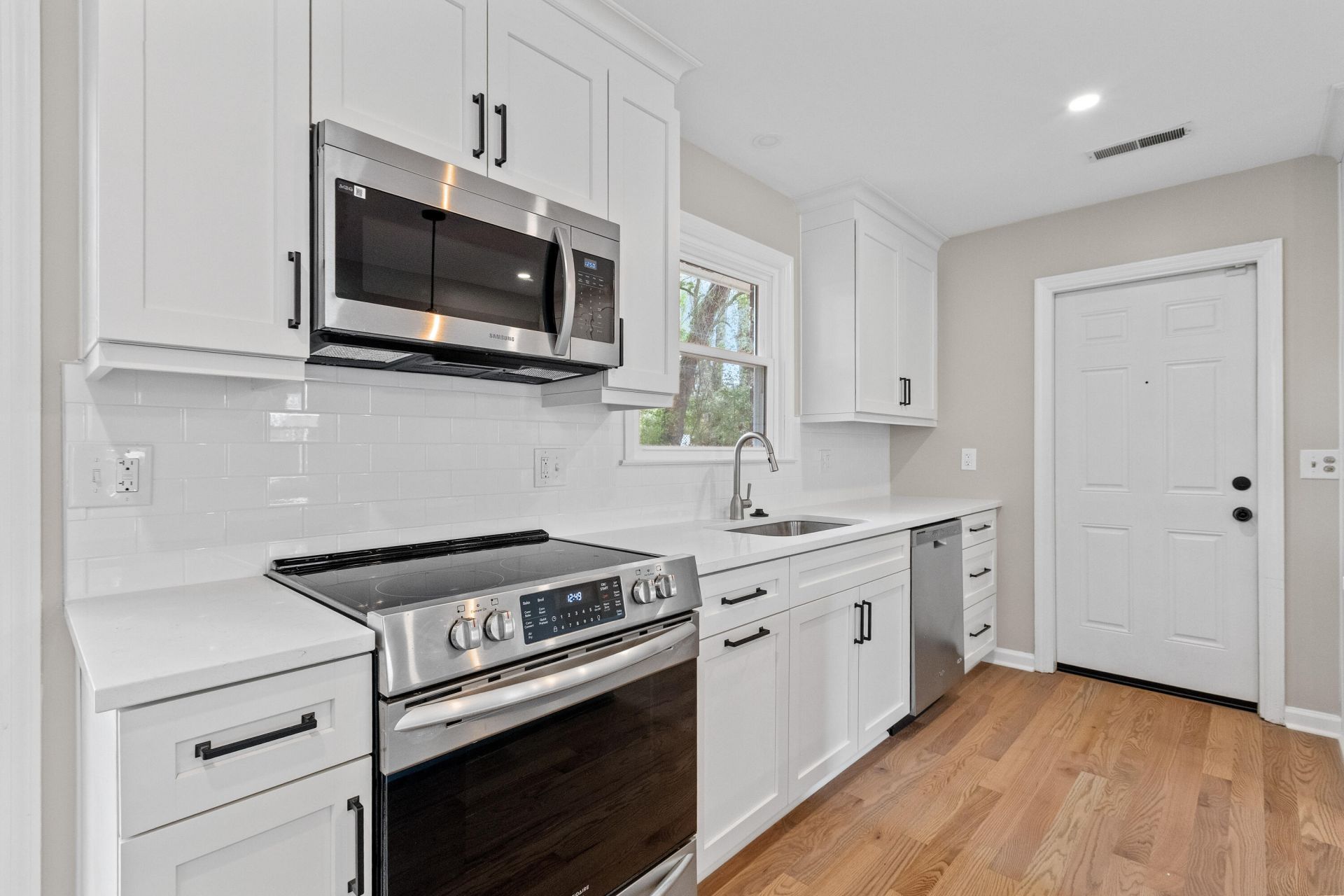 1072 Kentwood Circle Photo 6
