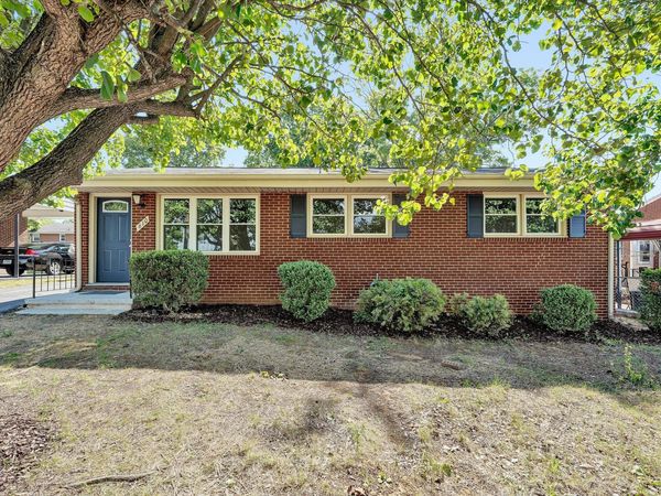 610 Davidson ST , Vinton, VA 24179