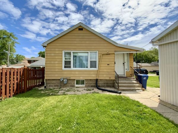 1727 Jackson Street , North Chicago, IL 60064