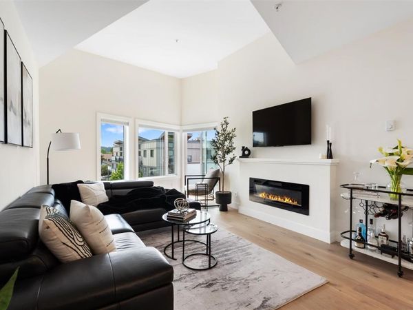 7098 Wallace Dr, Unit #404, Central Saanich, BC V8M 1N5