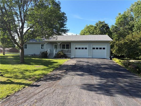 724 Garrettson Street, Burlington, KS 66839