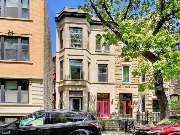 708 W Buckingham Place , Chicago, IL 60657