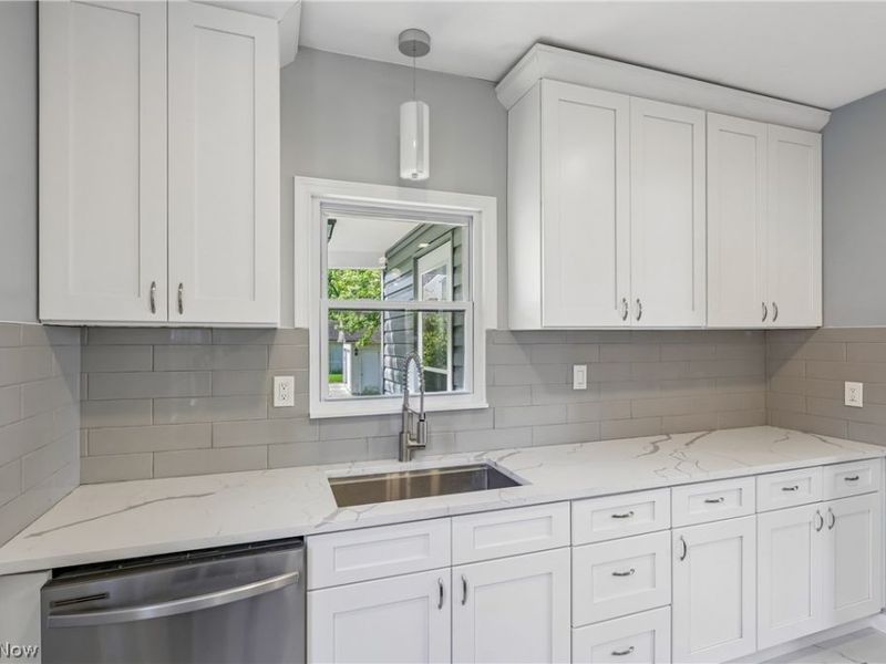 4012 Bluestone Road, Cleveland, OH 44121 Photo 14