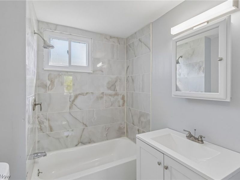 4012 Bluestone Road, Cleveland, OH 44121 Photo 8