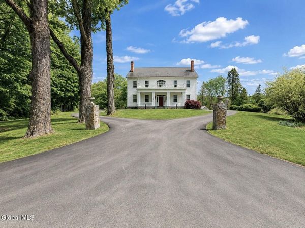 42 Schumann Road, Averill Park, NY 12018