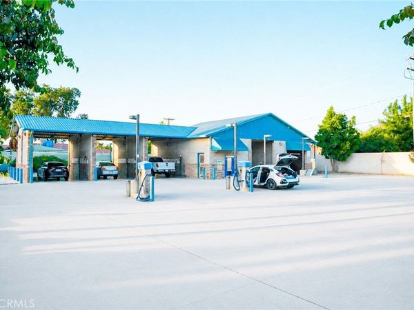 1220 W Houston, Visalia, CA 93291