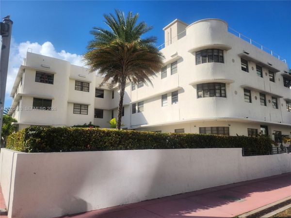 2700 Collins Ave , Unit 302, Miami Beach, FL 33140