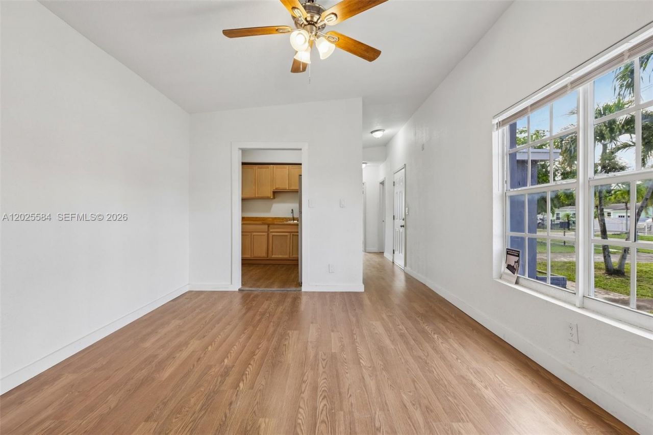 1045 NW 115th St , Miami, FL 33168 Photo