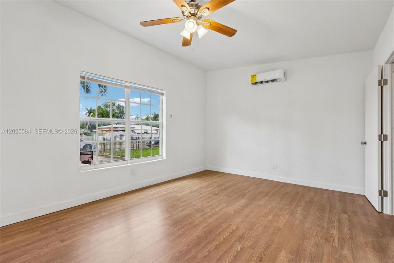 1045 NW 115th St , Miami, FL 33168 Photo