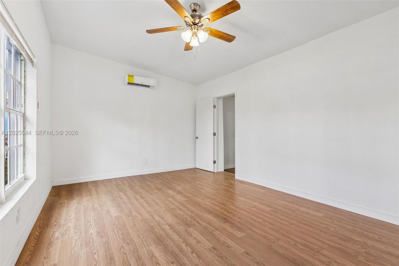 1045 NW 115th St , Miami, FL 33168 Photo