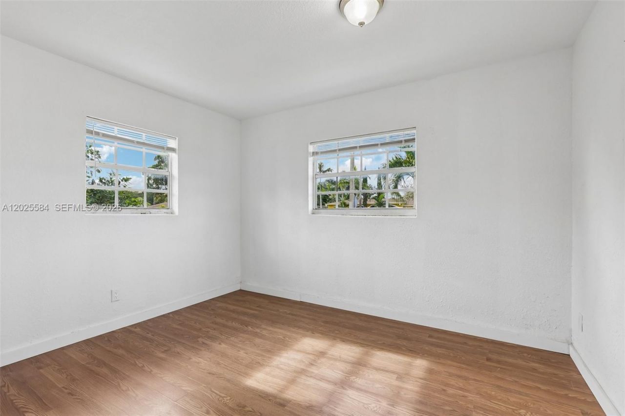 1045 NW 115th St , Miami, FL 33168 Photo