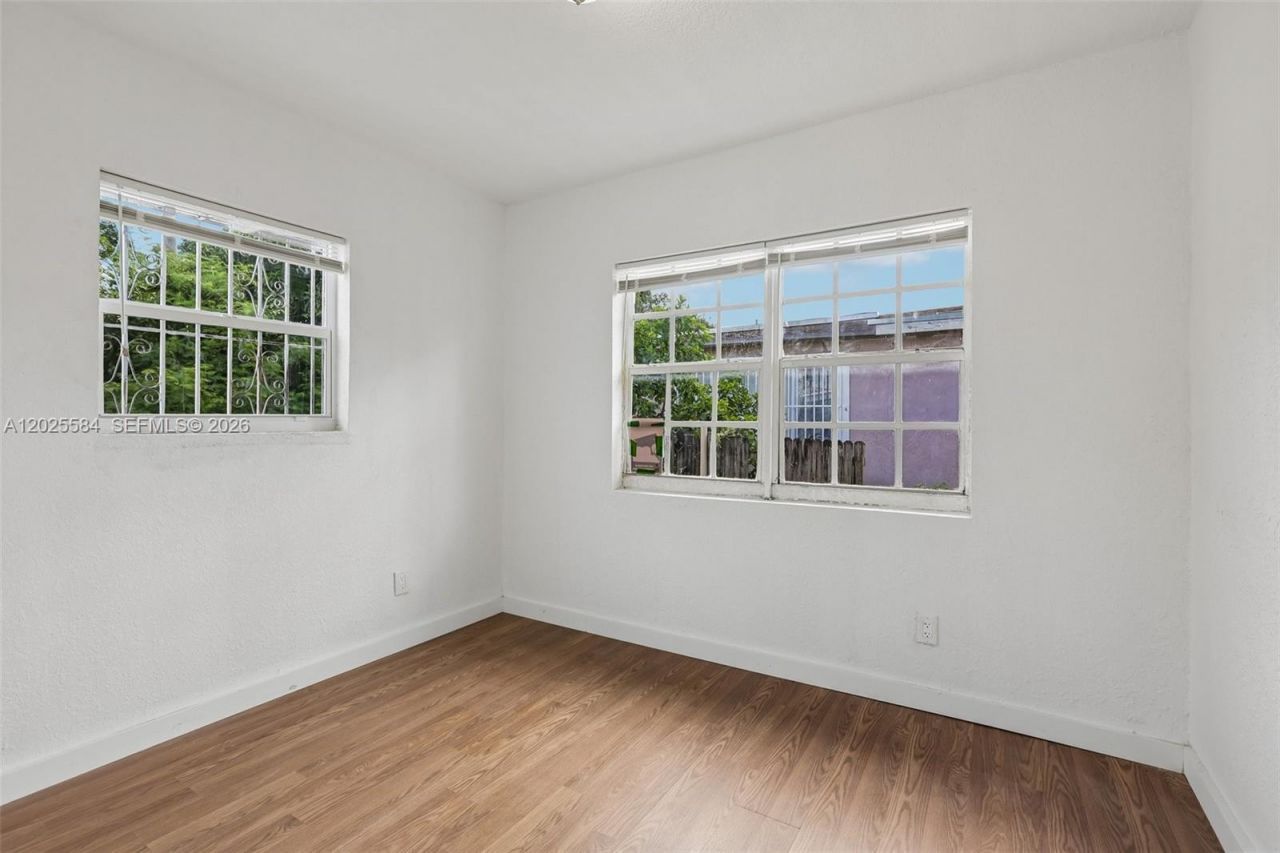 1045 NW 115th St , Miami, FL 33168 Photo