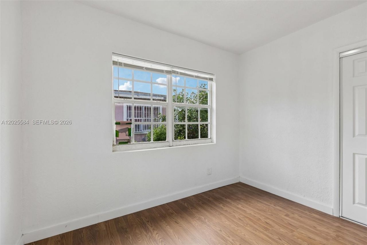 1045 NW 115th St , Miami, FL 33168 Photo