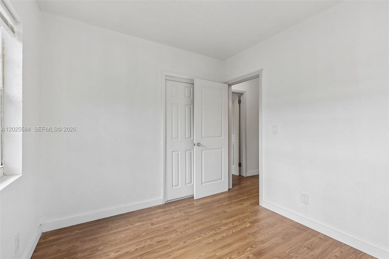 1045 NW 115th St , Miami, FL 33168 Photo
