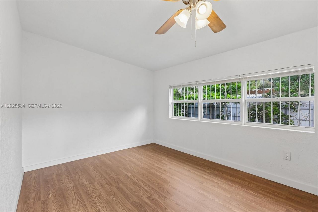 1045 NW 115th St , Miami, FL 33168 Photo