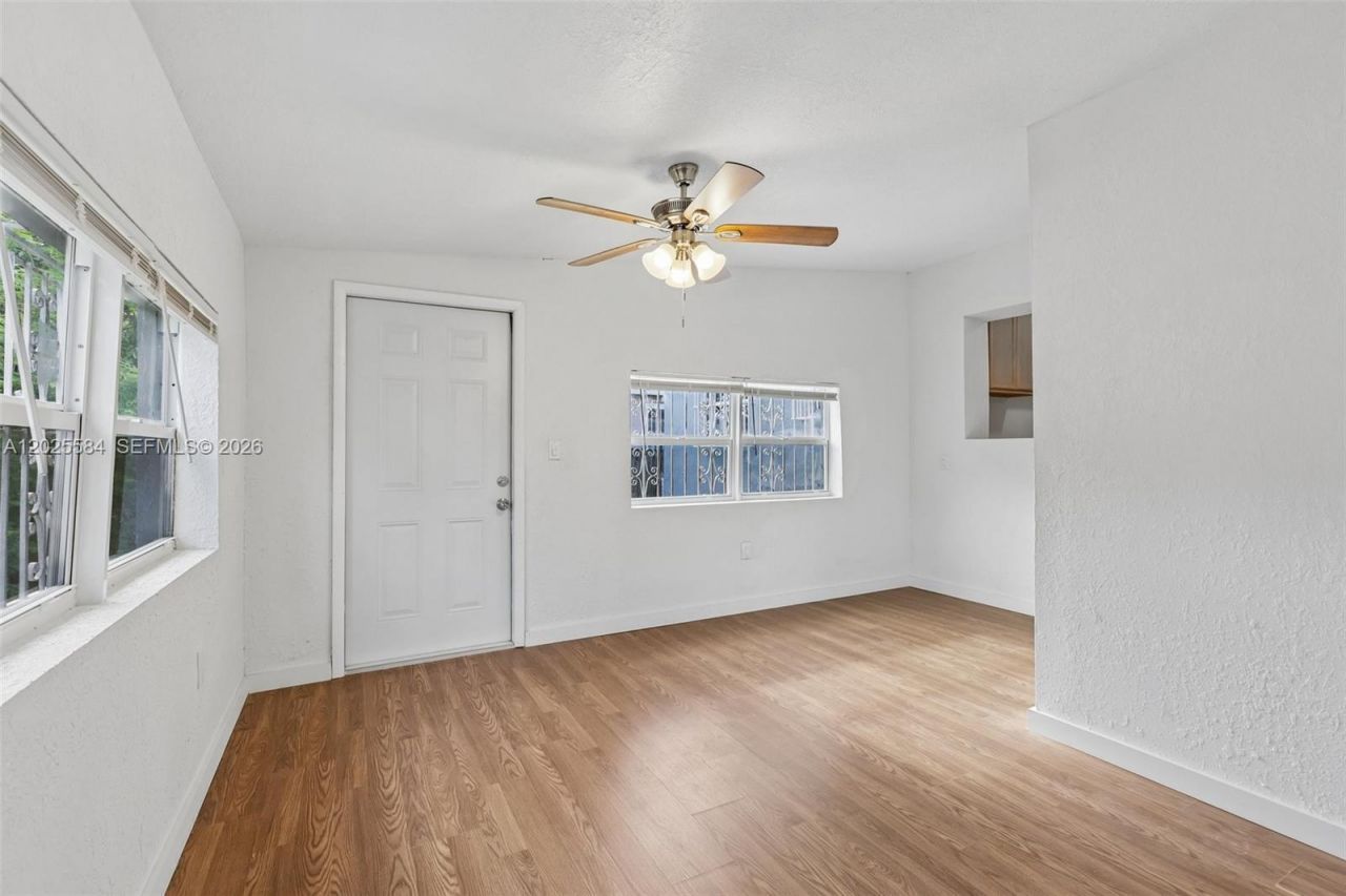 1045 NW 115th St , Miami, FL 33168 Photo