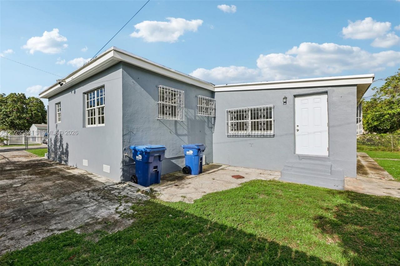 1045 NW 115th St , Miami, FL 33168 Photo