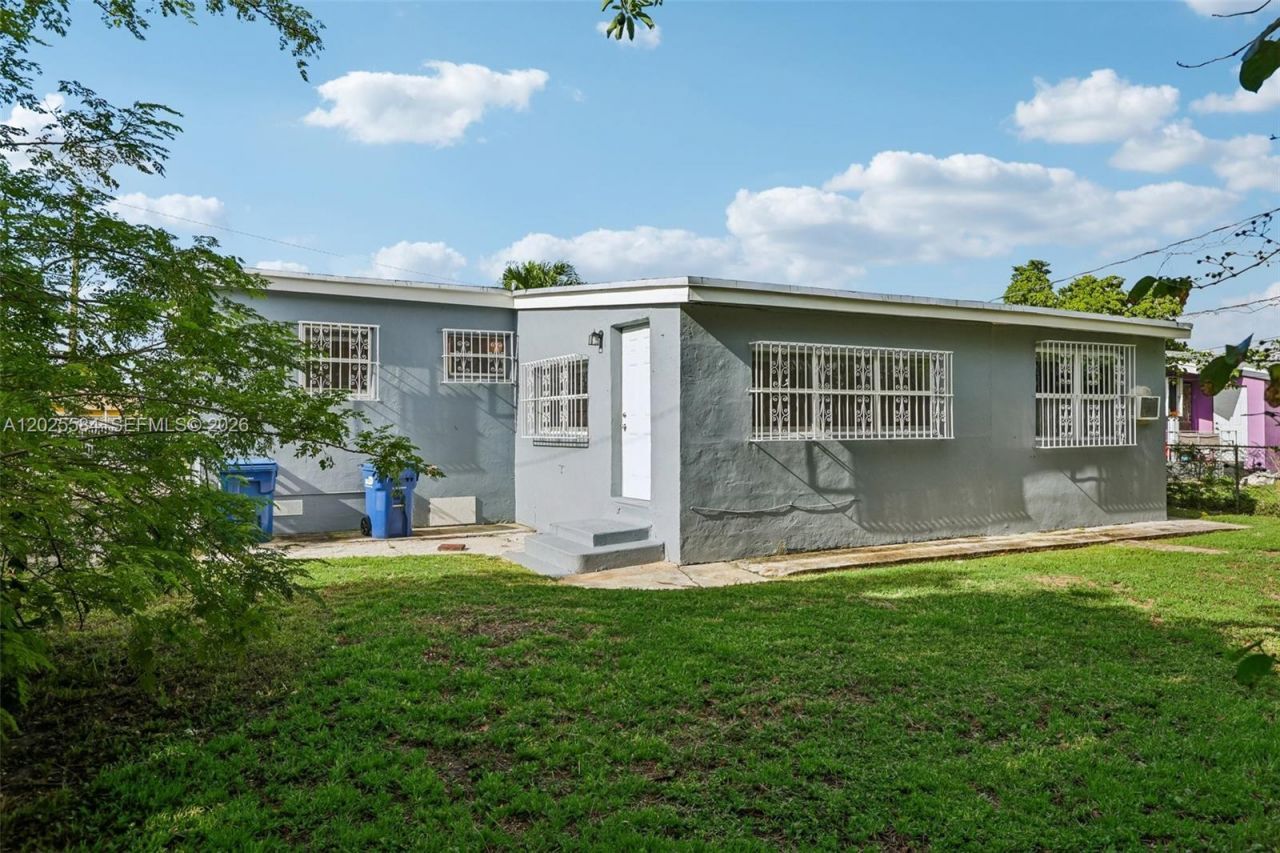 1045 NW 115th St , Miami, FL 33168 Photo