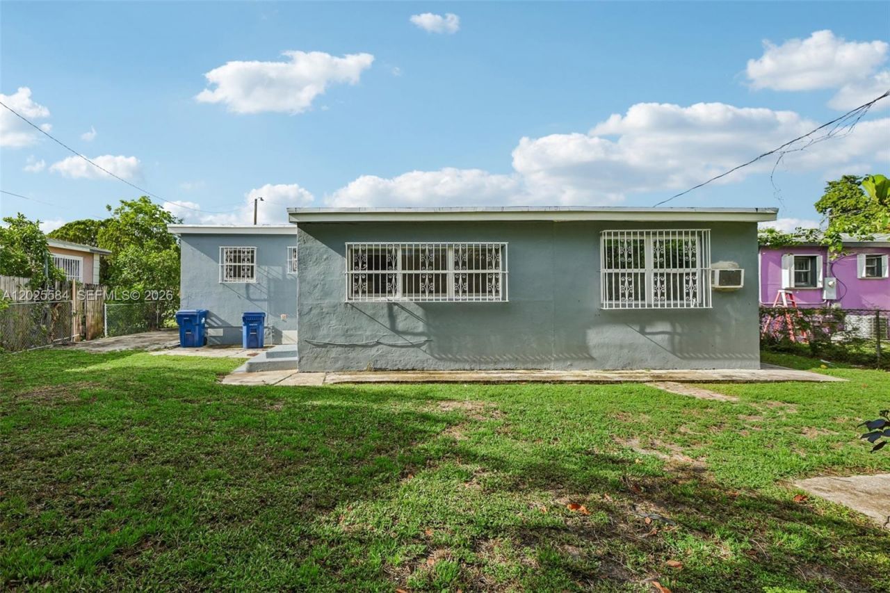 1045 NW 115th St , Miami, FL 33168 Photo