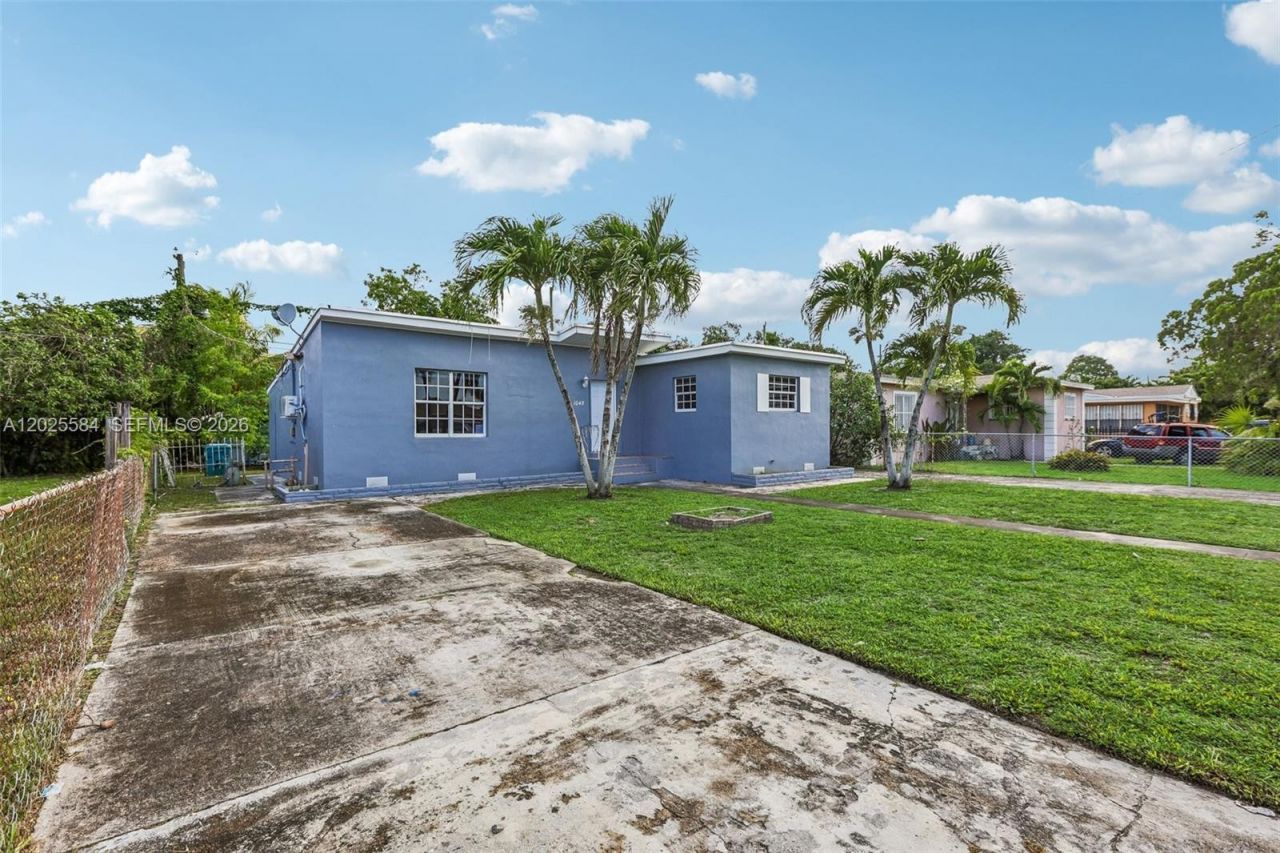 1045 NW 115th St , Miami, FL 33168 Photo