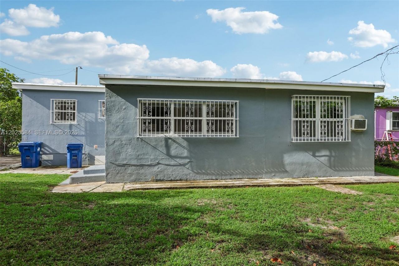 1045 NW 115th St , Miami, FL 33168 Photo