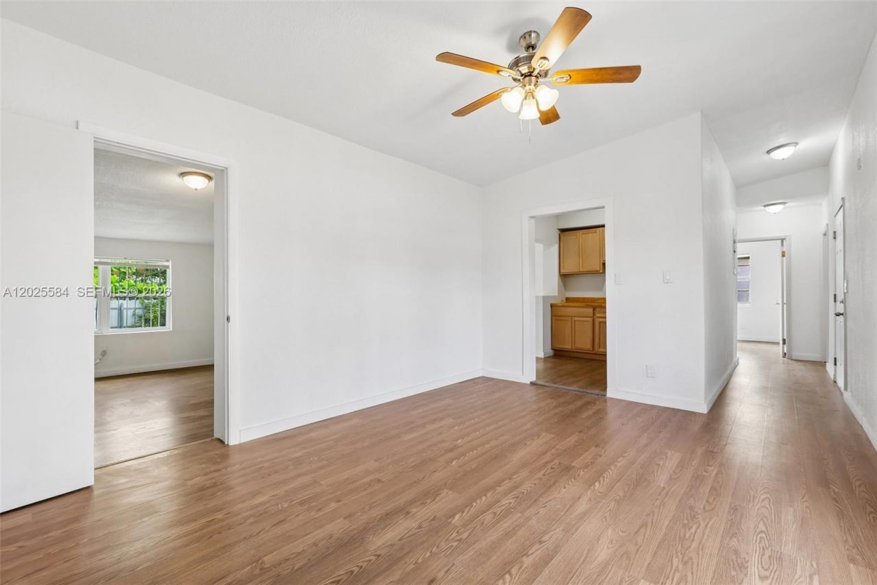 1045 NW 115th St , Miami, FL 33168 Photo