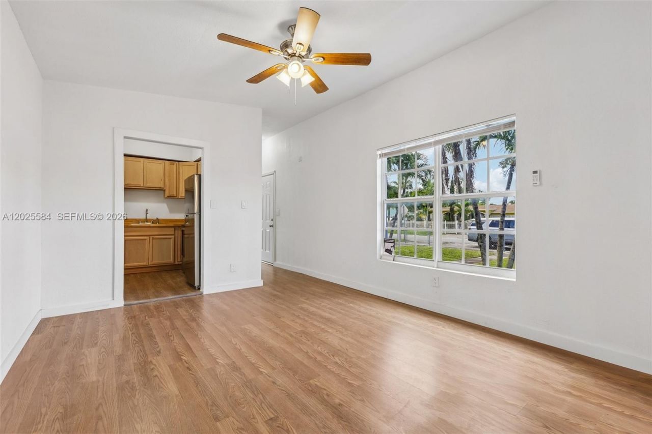 1045 NW 115th St , Miami, FL 33168 Photo