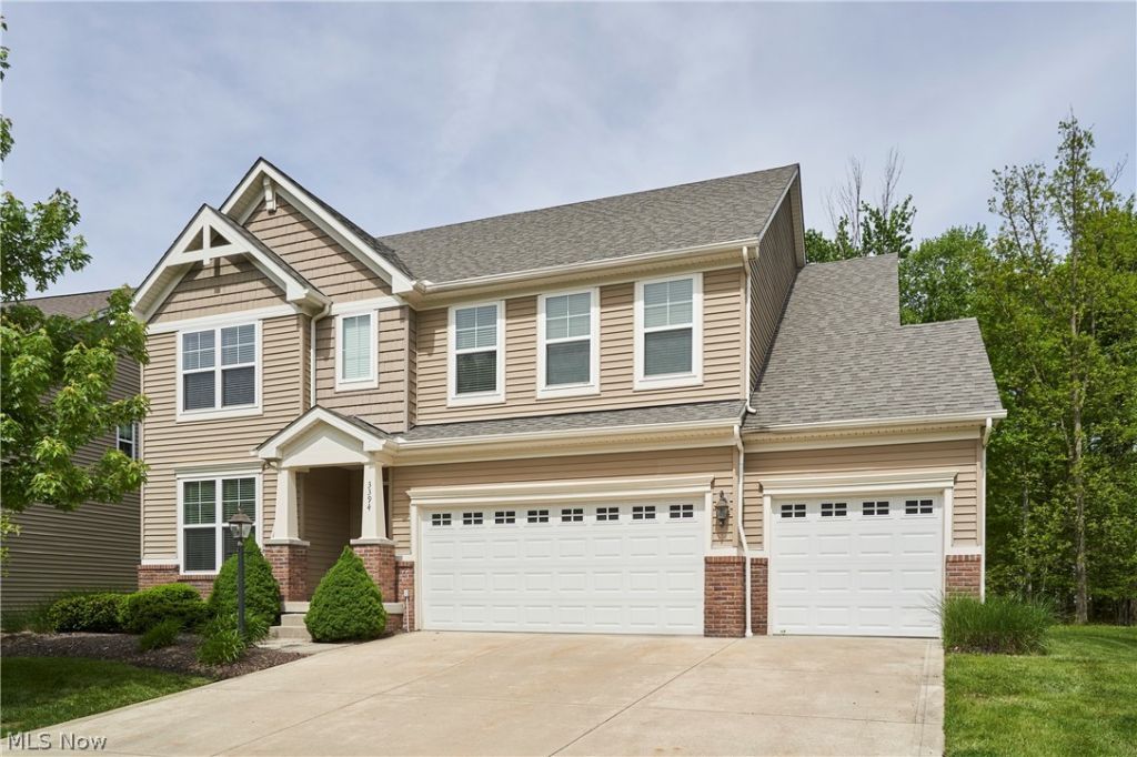 3394 Stillwood Boulevard , Stow, OH 44224