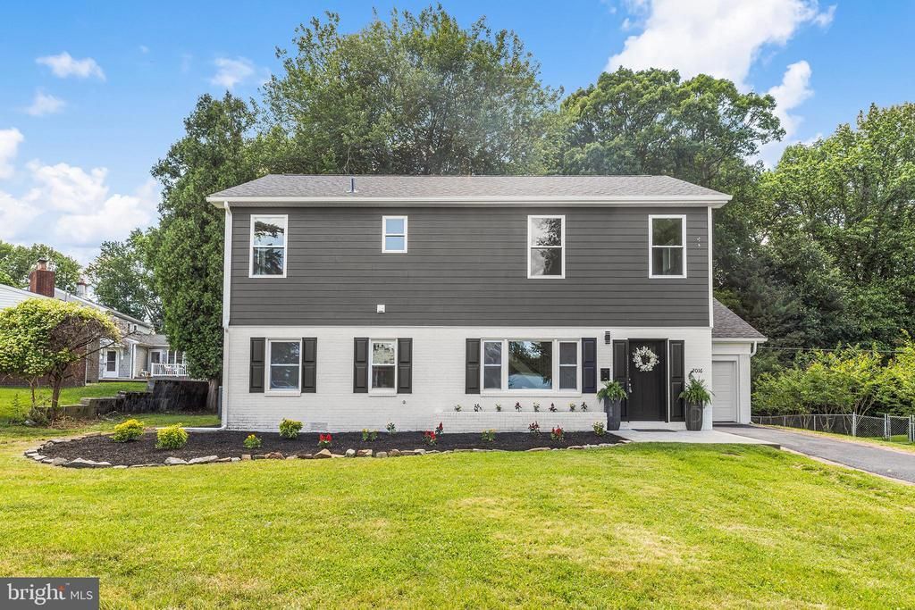 2016 WOODSIDE LANE, BROOMALL, PA 19008