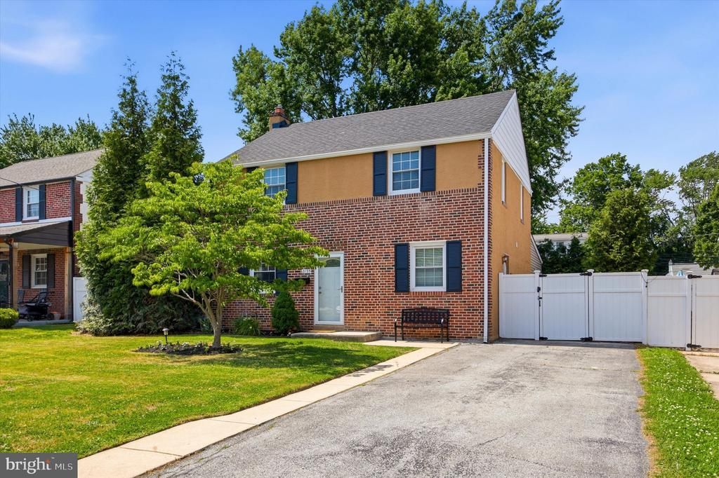2135 ARMSTRONG AVENUE , MORTON, PA 19070